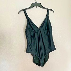 Mossimo Womens Sz XL Black One pc Swimsuit…